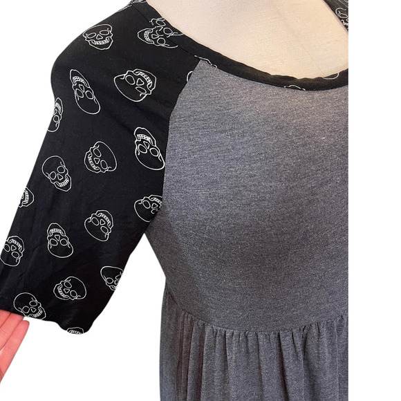 Torrid 0 (size 12) Super Soft Knit Skull Sleeve Mini Skater Dress Punk Gothic - Picture 3 of 4